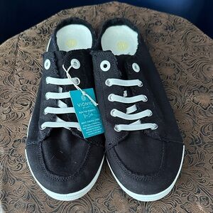 Vionic Kids Black and White Canvas Sneakers